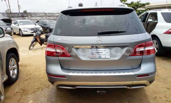 Acheter Occasion Voiture Mercedes-Benz ML–Class Gris à Ouagadougou, Burkina-Faso Acheter Occasion Voiture Mercedes-Benz ML–Class Gris à Ouagadougou, Burkina-Faso