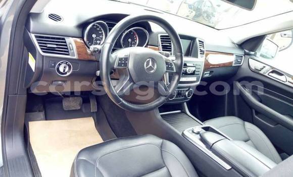 Acheter Occasion Voiture Mercedes-Benz ML–Class Gris à Ouagadougou, Burkina-Faso Acheter Occasion Voiture Mercedes-Benz ML–Class Gris à Ouagadougou, Burkina-Faso