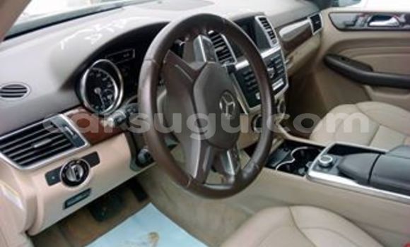 Buy Used Mercedes-Benz ML–Class White Car in Ouagadougou in Burkina Faso Buy Used Mercedes-Benz ML–Class White Car in Ouagadougou in Burkina Faso