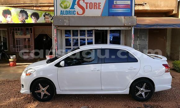 Acheter Neuf Voiture Toyota Yaris Blanc à Ouagadougou, Burkina-Faso Acheter Neuf Voiture Toyota Yaris Blanc à Ouagadougou, Burkina-Faso