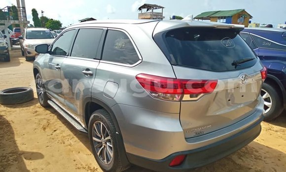 Acheter Occasion Voiture Toyota Highlander Autre à Ouagadougou, Burkina-Faso Acheter Occasion Voiture Toyota Highlander Autre à Ouagadougou, Burkina-Faso