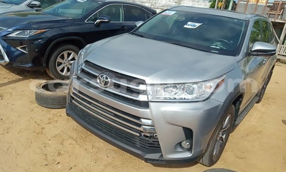 Acheter Occasion Voiture Toyota Highlander Autre à Ouagadougou, Burkina-Faso Acheter Occasion Voiture Toyota Highlander Autre à Ouagadougou, Burkina-Faso