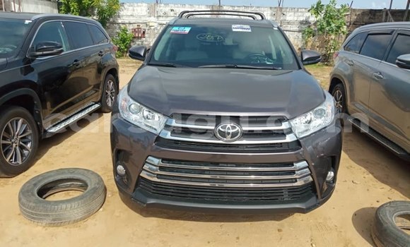 Acheter Occasion Voiture Toyota Highlander Autre à Ouagadougou, Burkina-Faso Acheter Occasion Voiture Toyota Highlander Autre à Ouagadougou, Burkina-Faso