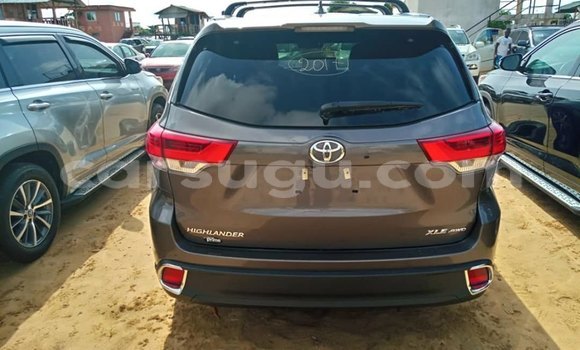 Acheter Occasion Voiture Toyota Highlander Autre à Ouagadougou, Burkina-Faso Acheter Occasion Voiture Toyota Highlander Autre à Ouagadougou, Burkina-Faso