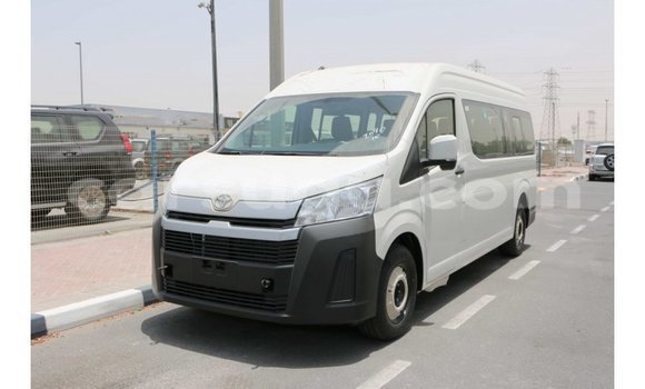 Sayi Imported Toyota Hiace White Mota in Import - Dubai a Burkina Faso Sayi Imported Toyota Hiace White Mota in Import - Dubai a Burkina Faso