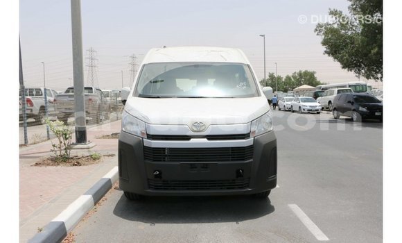 Sayi Imported Toyota Hiace White Mota in Import - Dubai a Burkina Faso Sayi Imported Toyota Hiace White Mota in Import - Dubai a Burkina Faso