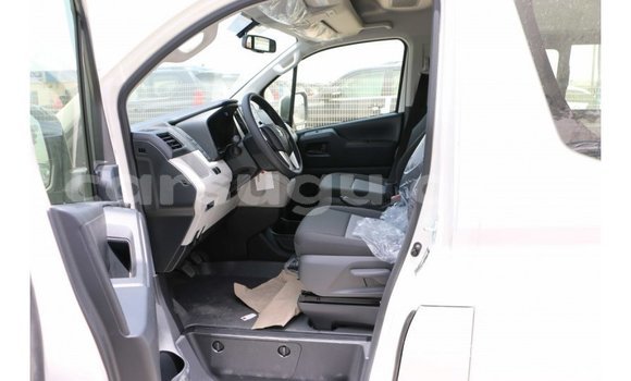 Sayi Imported Toyota Hiace White Mota in Import - Dubai a Burkina Faso Sayi Imported Toyota Hiace White Mota in Import - Dubai a Burkina Faso