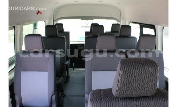 Sayi Imported Toyota Hiace White Mota in Import - Dubai a Burkina Faso Sayi Imported Toyota Hiace White Mota in Import - Dubai a Burkina Faso