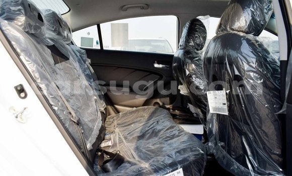 Acheter Import Voiture Kia Cerato Blanc à Import - Dubai, Burkina-Faso Acheter Import Voiture Kia Cerato Blanc à Import - Dubai, Burkina-Faso