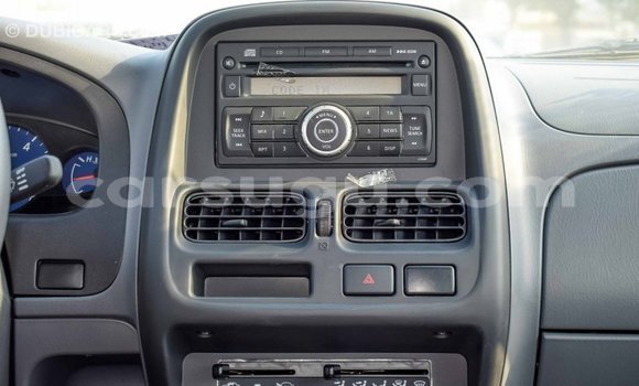 Sayi Imported Nissan NP 300 White Mota in Import - Dubai a Burkina Faso Sayi Imported Nissan NP 300 White Mota in Import - Dubai a Burkina Faso