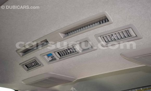 Acheter Import Voiture Toyota Hiace Blanc à Import - Dubai, Burkina-Faso Acheter Import Voiture Toyota Hiace Blanc à Import - Dubai, Burkina-Faso