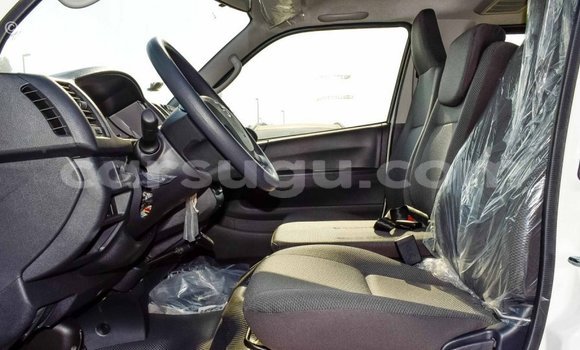 Acheter Import Voiture Toyota Hiace Blanc à Import - Dubai, Burkina-Faso Acheter Import Voiture Toyota Hiace Blanc à Import - Dubai, Burkina-Faso