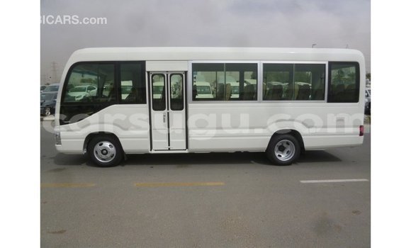 Sayi Imported Toyota Coaster White Mota in Import - Dubai a Burkina Faso Sayi Imported Toyota Coaster White Mota in Import - Dubai a Burkina Faso
