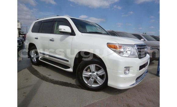 Sayi Imported Toyota Land Cruiser White Mota in Import - Dubai a Burkina Faso Sayi Imported Toyota Land Cruiser White Mota in Import - Dubai a Burkina Faso