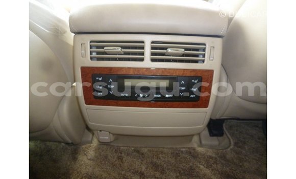 Sayi Imported Toyota Land Cruiser White Mota in Import - Dubai a Burkina Faso Sayi Imported Toyota Land Cruiser White Mota in Import - Dubai a Burkina Faso