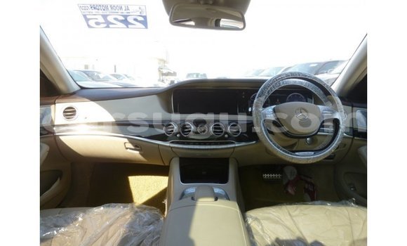 Sayi Imported Mercedes-Benz 190 White Mota in Import - Dubai a Burkina Faso Sayi Imported Mercedes-Benz 190 White Mota in Import - Dubai a Burkina Faso