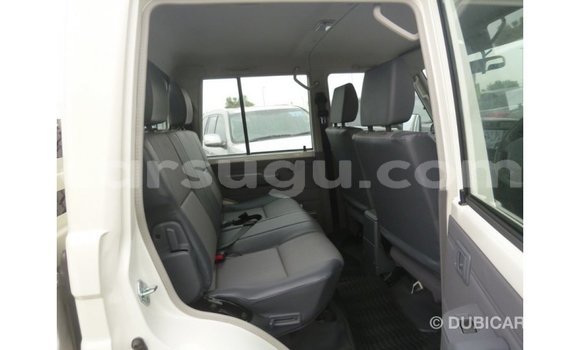 Sayi Imported Toyota Land Cruiser White Mota in Import - Dubai a Burkina Faso Sayi Imported Toyota Land Cruiser White Mota in Import - Dubai a Burkina Faso