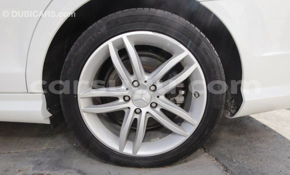 Sayi Imported Mercedes-Benz 200 White Mota in Import - Dubai a Burkina Faso Sayi Imported Mercedes-Benz 200 White Mota in Import - Dubai a Burkina Faso