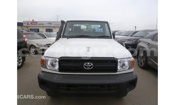 Acheter Import Voiture Toyota Land Cruiser Blanc à Import - Dubai, Burkina-Faso Acheter Import Voiture Toyota Land Cruiser Blanc à Import - Dubai, Burkina-Faso