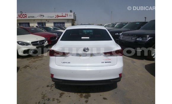 Sayi Imported Lexus IS White Mota in Import - Dubai a Burkina Faso Sayi Imported Lexus IS White Mota in Import - Dubai a Burkina Faso