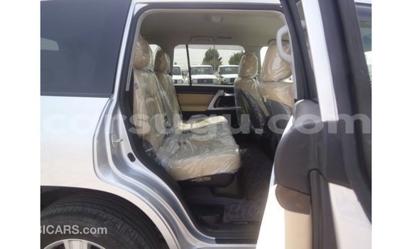 Sayi Imported Toyota Land Cruiser Sauran Mota in Import - Dubai a Burkina Faso Sayi Imported Toyota Land Cruiser Sauran Mota in Import - Dubai a Burkina Faso