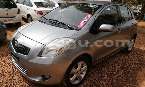 Acheter Neuf Voiture Toyota Yaris Gris à Ouagadougou, Burkina-Faso Acheter Neuf Voiture Toyota Yaris Gris à Ouagadougou, Burkina-Faso