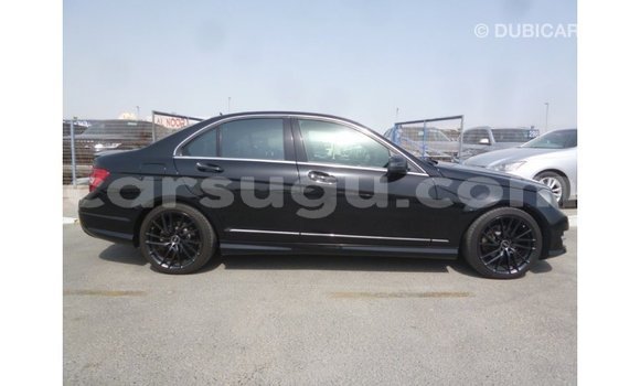 Sayi Imported Mercedes-Benz 190 Black Mota in Import - Dubai a Burkina Faso Sayi Imported Mercedes-Benz 190 Black Mota in Import - Dubai a Burkina Faso