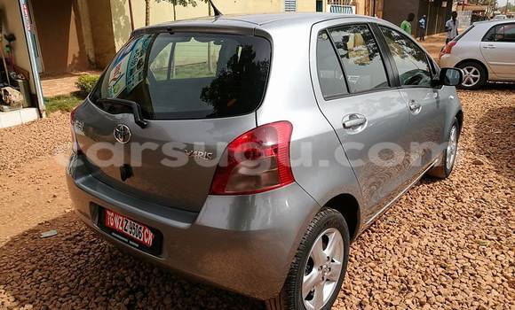Acheter Neuf Voiture Toyota Yaris Gris à Ouagadougou, Burkina-Faso Acheter Neuf Voiture Toyota Yaris Gris à Ouagadougou, Burkina-Faso