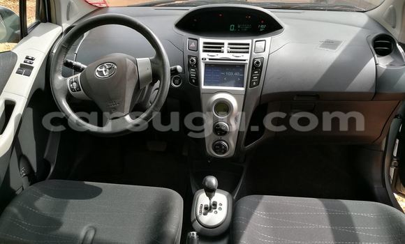 Acheter Neuf Voiture Toyota Yaris Gris à Ouagadougou, Burkina-Faso Acheter Neuf Voiture Toyota Yaris Gris à Ouagadougou, Burkina-Faso