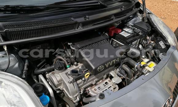 Acheter Neuf Voiture Toyota Yaris Gris à Ouagadougou, Burkina-Faso Acheter Neuf Voiture Toyota Yaris Gris à Ouagadougou, Burkina-Faso