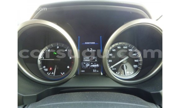 Sayi Imported Toyota Prado White Mota in Import - Dubai a Burkina Faso Sayi Imported Toyota Prado White Mota in Import - Dubai a Burkina Faso