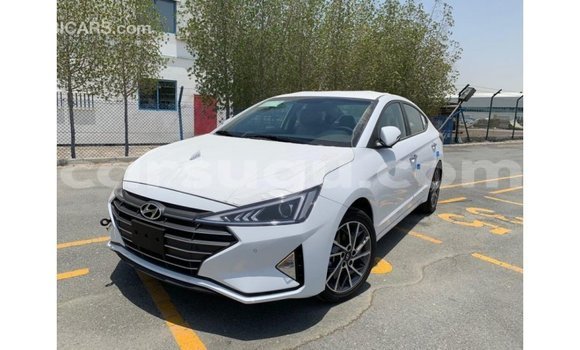 Sayi Imported Hyundai Elantra White Mota in Import - Dubai a Burkina Faso Sayi Imported Hyundai Elantra White Mota in Import - Dubai a Burkina Faso