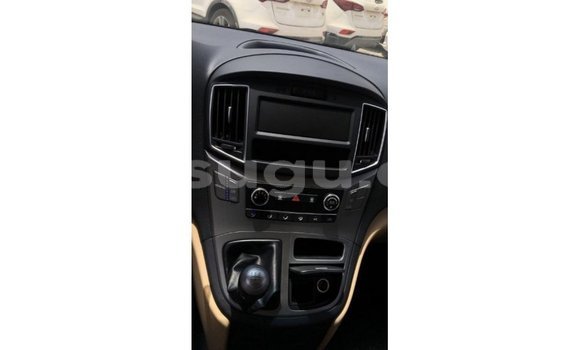 Sayi Imported Hyundai Accent White Mota in Import - Dubai a Burkina Faso Sayi Imported Hyundai Accent White Mota in Import - Dubai a Burkina Faso