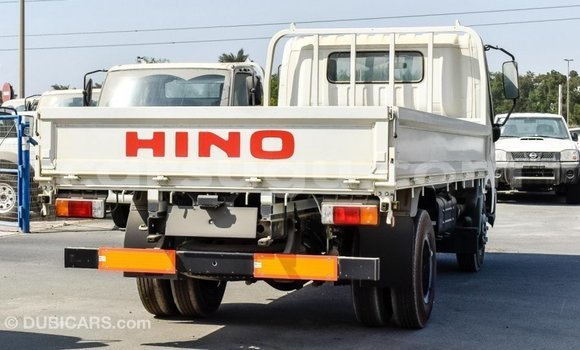 Acheter Import Utilitaire Hino 300 Series Blanc à Import - Dubai, Burkina-Faso Acheter Import Utilitaire Hino 300 Series Blanc à Import - Dubai, Burkina-Faso