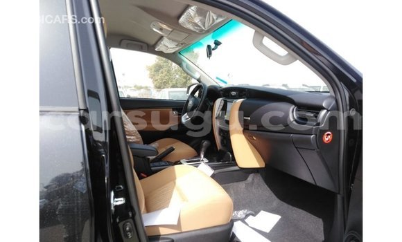 Sayi Imported Toyota Fortuner Black Mota in Import - Dubai a Burkina Faso Sayi Imported Toyota Fortuner Black Mota in Import - Dubai a Burkina Faso