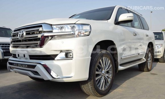 Acheter Import Voiture Toyota Land Cruiser Blanc à Import - Dubai, Burkina-Faso Acheter Import Voiture Toyota Land Cruiser Blanc à Import - Dubai, Burkina-Faso