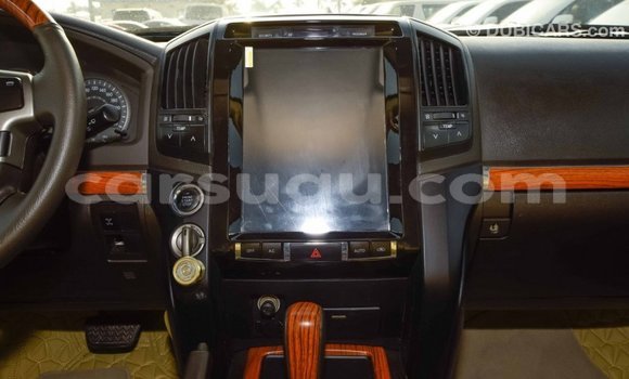Acheter Import Voiture Toyota Land Cruiser Blanc à Import - Dubai, Burkina-Faso Acheter Import Voiture Toyota Land Cruiser Blanc à Import - Dubai, Burkina-Faso