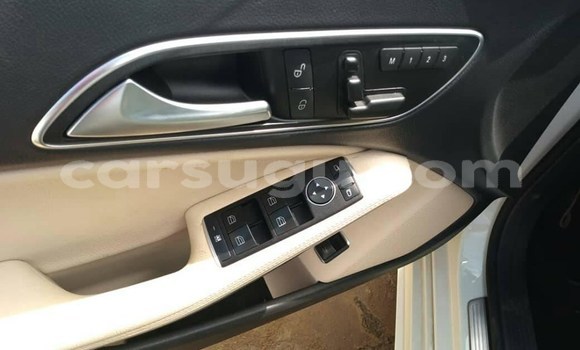 Acheter Occasion Voiture Mercedes-Benz C–Class Blanc à Ouagadougou, Burkina-Faso Acheter Occasion Voiture Mercedes-Benz C–Class Blanc à Ouagadougou, Burkina-Faso