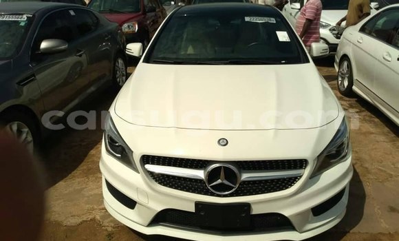 Acheter Occasion Voiture Mercedes-Benz C–Class Blanc à Ouagadougou, Burkina-Faso Acheter Occasion Voiture Mercedes-Benz C–Class Blanc à Ouagadougou, Burkina-Faso