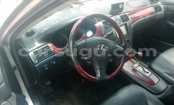 Sayi Na hannu Lexus ES Azurfa Mota in Ouagadougou a Burkina Faso Sayi Na hannu Lexus ES Azurfa Mota in Ouagadougou a Burkina Faso