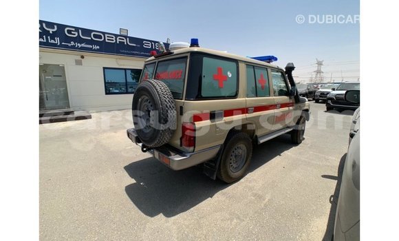Buy Import Toyota Land Cruiser White Car in Import - Dubai in Burkina Faso Buy Import Toyota Land Cruiser White Car in Import - Dubai in Burkina Faso