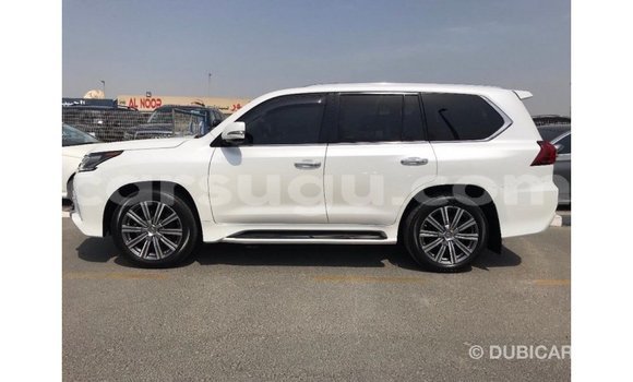 Sayi Imported Lexus LX White Mota in Import - Dubai a Burkina Faso Sayi Imported Lexus LX White Mota in Import - Dubai a Burkina Faso