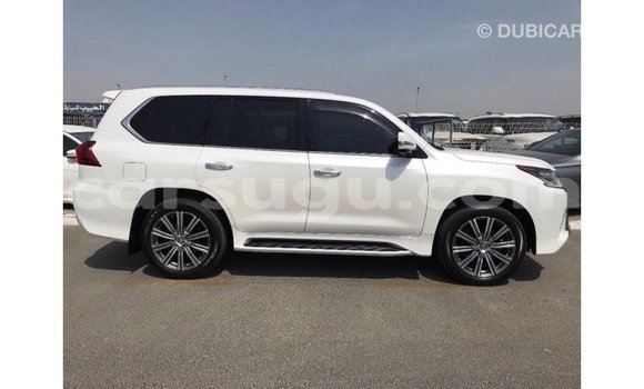 Sayi Imported Lexus LX White Mota in Import - Dubai a Burkina Faso Sayi Imported Lexus LX White Mota in Import - Dubai a Burkina Faso