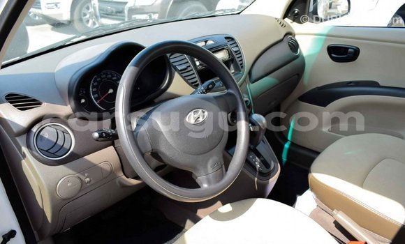 Sayi Imported Hyundai i10 White Mota in Import - Dubai a Burkina Faso Sayi Imported Hyundai i10 White Mota in Import - Dubai a Burkina Faso
