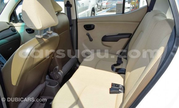 Sayi Imported Hyundai i10 White Mota in Import - Dubai a Burkina Faso Sayi Imported Hyundai i10 White Mota in Import - Dubai a Burkina Faso