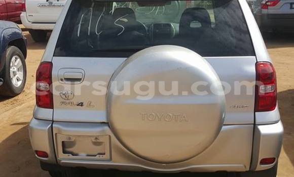 Sayi Sabo Toyota RAV4 Azurfa Mota in Ouagadougou a Burkina Faso Sayi Sabo Toyota RAV4 Azurfa Mota in Ouagadougou a Burkina Faso