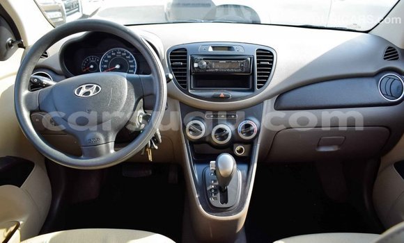 Sayi Imported Hyundai i10 White Mota in Import - Dubai a Burkina Faso Sayi Imported Hyundai i10 White Mota in Import - Dubai a Burkina Faso