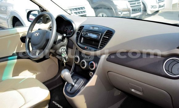 Sayi Imported Hyundai i10 White Mota in Import - Dubai a Burkina Faso Sayi Imported Hyundai i10 White Mota in Import - Dubai a Burkina Faso