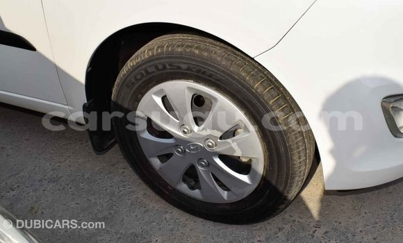 Sayi Imported Hyundai i10 White Mota in Import - Dubai a Burkina Faso Sayi Imported Hyundai i10 White Mota in Import - Dubai a Burkina Faso