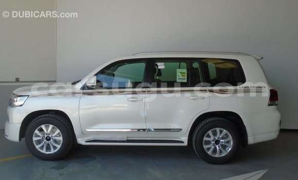 Buy Import Toyota Land Cruiser White Car in Import - Dubai in Burkina Faso Buy Import Toyota Land Cruiser White Car in Import - Dubai in Burkina Faso